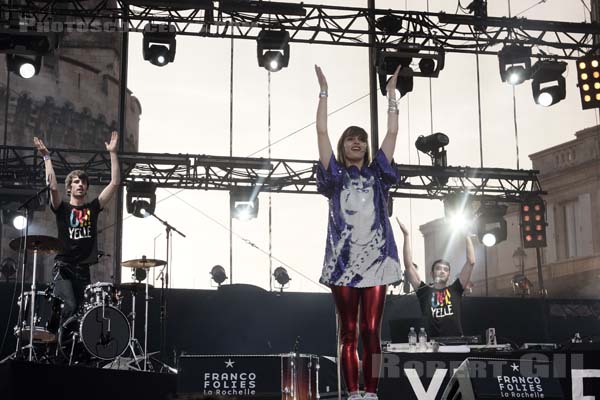 YELLE - 2008-07-16 - LA ROCHELLE - Grande Scene St Jean d'Acre - 